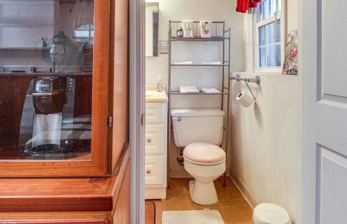 2 Mi to NYC Train WFH-Friendly Greenwich Apt! - Foto 19