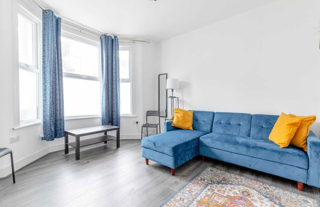 Spacious & Newly Renovated 4BD House East Ham! - Foto 23