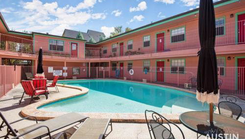 Walk to Restaurants or Cook in Subway Tile Kitchen - Foto 3