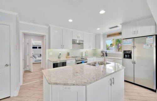 Island Paradise 3 Bed Waterfront/Heated Pool - Foto 15