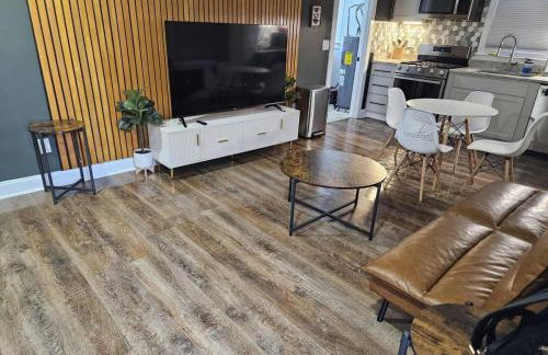 Romes Escape to Modern Luxury Hidden Gem - Photo 80