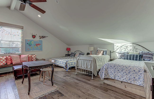 Immaculate Waterfront Home for 16 w/ Private Dock! - Foto 9