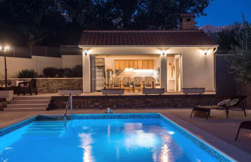 VILLA SKURA private heated pool 32m2, summer kitchen, 4 bedrooms, garden - Photo 35