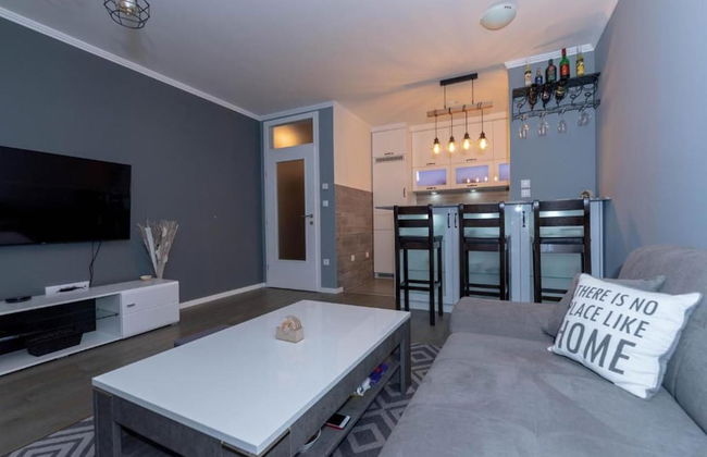 Beautiful Athena Apartment Located in Lukavica - Foto 13