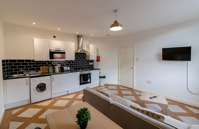 Stunning 1-bed Apartment in Gateshead - Photo 15