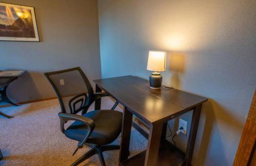 Hillcrest Chalet - Spa - Firepit - Views - USAFA - Foto 27