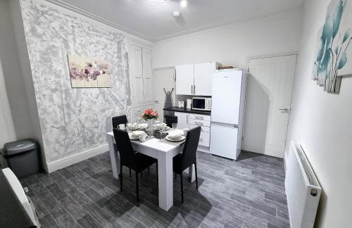 *12PR* Setup for your most relaxed & amazing stay + Free Parking + Free Fast WiFi * - Foto 16