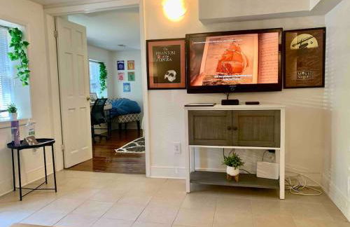 Cozy 1BR in DC 95WalkScore Steps to Cafes Dining Nightlife Grocery Metro - Close to Downtown - Foto 65