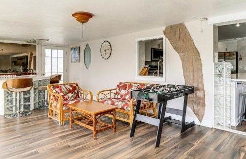 Furnished Sunroom with TV! Canal-Front Bradenton Gem - Foto 13