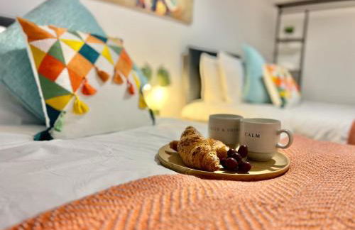 Borage House- Crawley,3BR House, Wifi, Parking, Close to Gatwick Airport, Contractor friendly, short and long term stays welcome - Foto 11