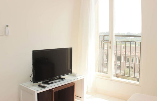 Nice and Comfort 1BR with Extra Room at Podomoro Golf View Apartment - Foto 16