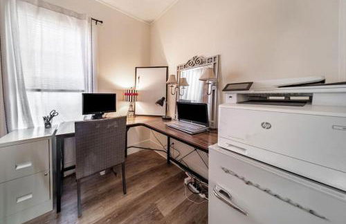 Cottage in the Falls, 2 b, 2 bath, fireplace - Photo 3