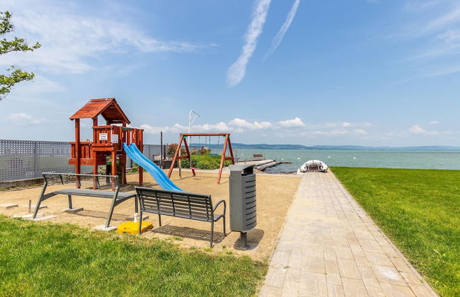 Lakefront Elegant Condo Lela - Foto 3