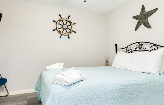 Seaside and Breezy Condo at the Victorian - Foto 21