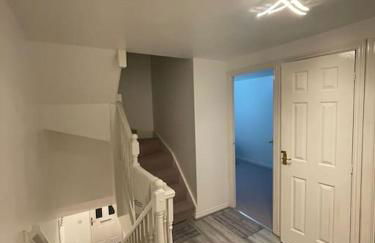 Spacious & Lovely 4 Bedroom Home in Manchester - Foto 18