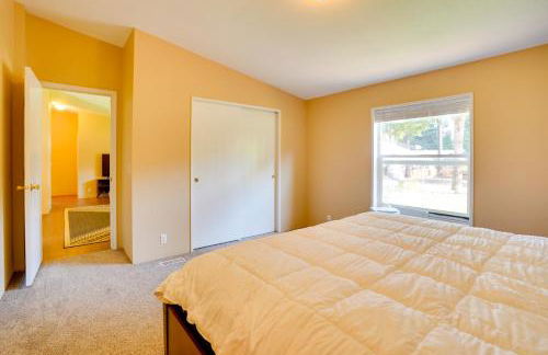 Lovely Detroit Home with Deck - Walk to Town! - Foto 11