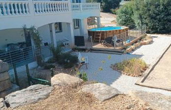 Rez de Villa au calme piscine chauffée, terrain pétanque - Photo 3