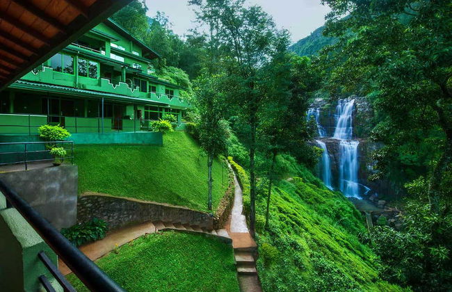 Private Ambuluwawa Tower and Ramboda Waterfall Trip - Foto 3