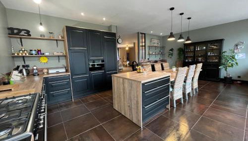 Le Paddock - 24h Le Mans - luxueuse - 250m2 - 8 pers - Circuit à 10 min - Photo 4, stove, dishwasher, pet friendly, toaster, minibar