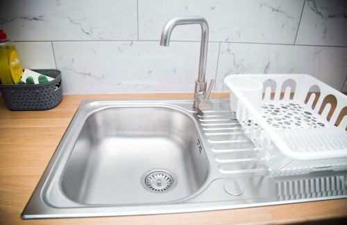 Bridge Court by Sterling Edge Apartments - Luxury Aparthotel - Stylish 1-bed Apartments - Balcony with Canal View or Private Garden - Free Parking - Foto 71