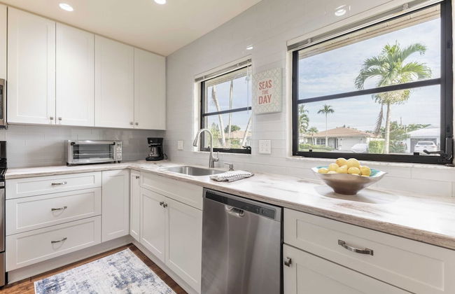 Private Pool + Sunroom Beach Escape at Manatee - Foto 20