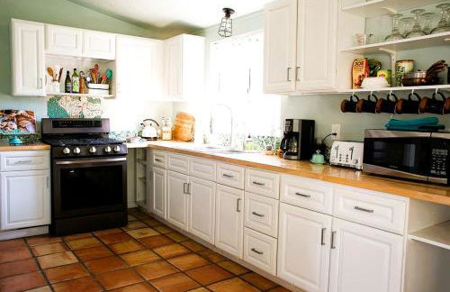 Pet Friendly Fantastic Secluded Cottage with Hot-tub in Rainbow, California - Foto 23