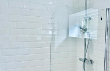 Dover Ferry Apartments x 2 Sleeps 10 with parking and castle views - Foto 23