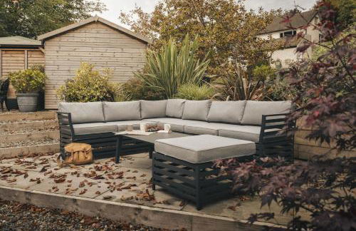 Coronation Family Cottage, Modernised 200-Year-Old Lake District Cottage with Private Hot Tub and Parking - Ridgestone - Foto 9