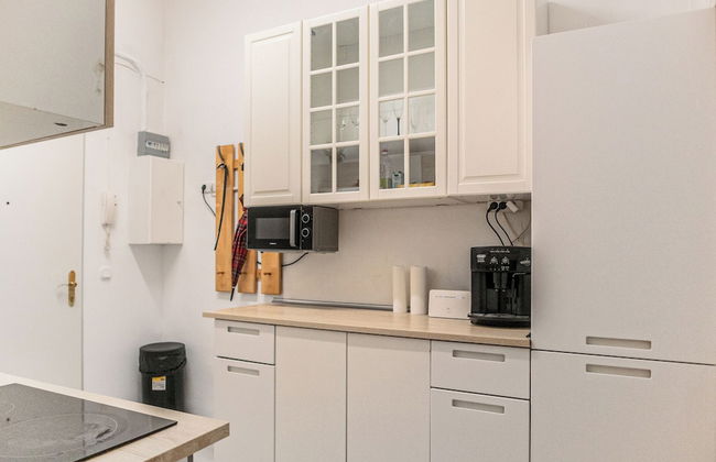 Shared 2BR Residence by Millennium Tower - Photo 31