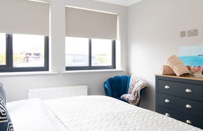 Seaside Serenity 3-bed Deck Garden Near Shore - Photo 16