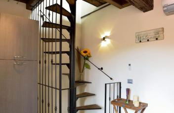 casa con mini piscina, giardino e area giochi per bambini - Foto 24