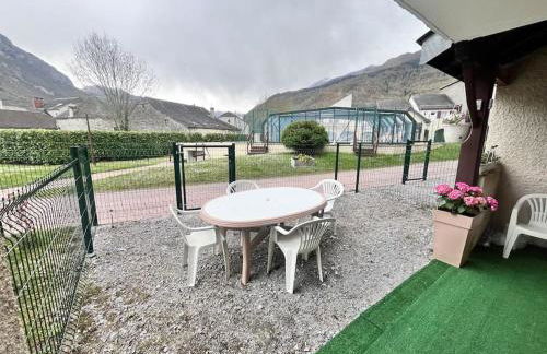 Bel appartement T2 refait à neuf avec piscine couverte de juin à fin septembre, près des stations de ski avec navette et draps et serviettes compris - Foto 10