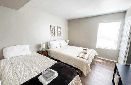 Spacious 3BR Retreat with Pool and Prime Location - Foto 7