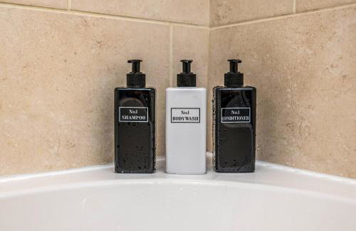 Stunning Spacious Home - Parking - Garden - Sleeps 6 - Foto 24