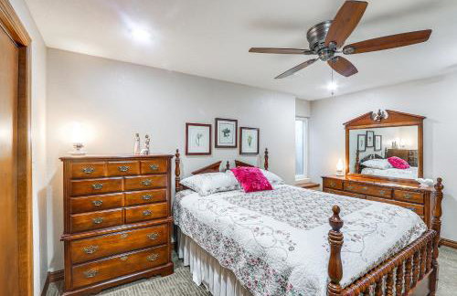 2 Mi to Main Street Family Home in Winfield! - Foto 26