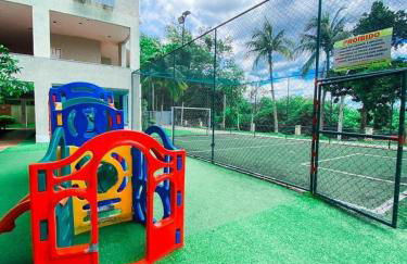 Apartamento com piscina a poucos passos da praia - Foto 17