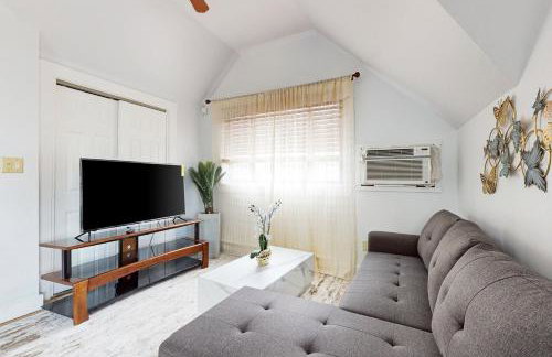 3 Mi to Franklin Park Zoo! Bright Residential Stay - Foto 2