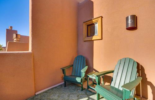 Walk to Santa Fe Plaza Condo with Kiva Fireplace! - Foto 3