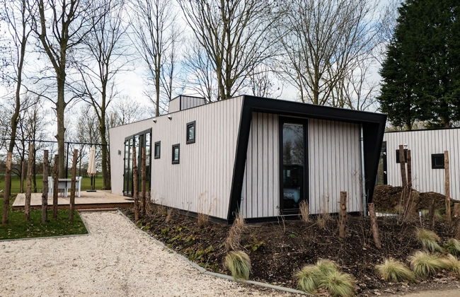 Modern Chalet by the River Maas - Photo 1