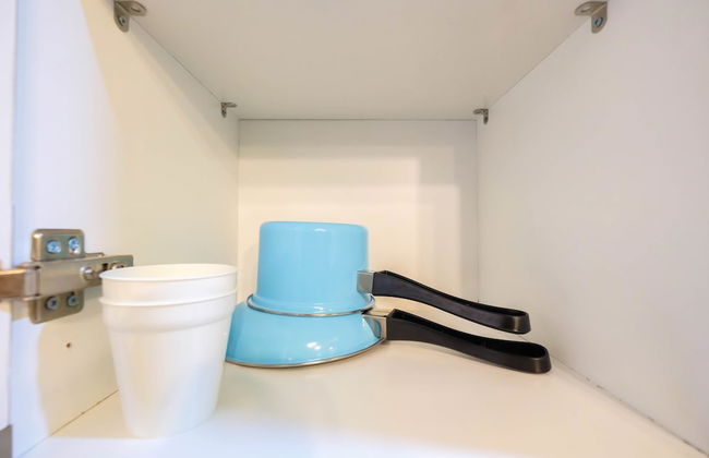 Spacious Studio Room at Green Pramuka Apartment - Foto 24