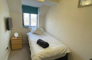 6 Bedroom House For Corporate Stays in Corby Suitable for Nightshift Workers - Foto 47