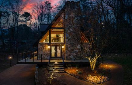 Smokys Landing Disc Golf Game Room Hot Tub - Photo 34