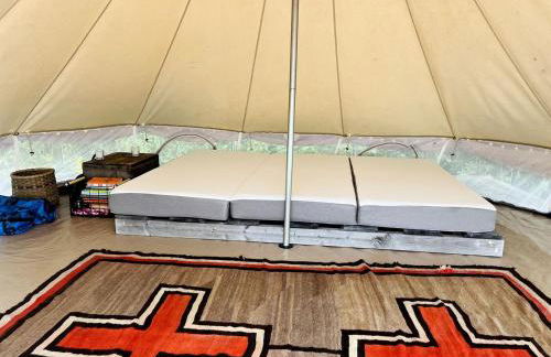 Rustic Bell Tent on Working Farm in New York with Views of the Adirondacks - Foto 2