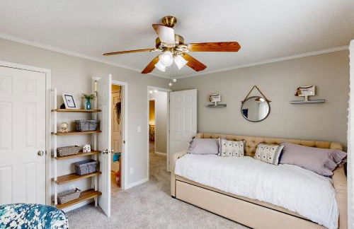 Renovated Retreat with Private Pool and Hot Tub - Photo 16