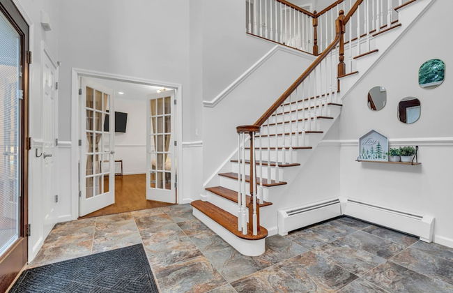 Cozy Private Home W Fireplace Outdoor Kitchen - Photo 57