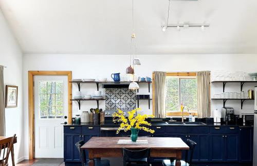 Serene Retreat on a Stream - Photo 3