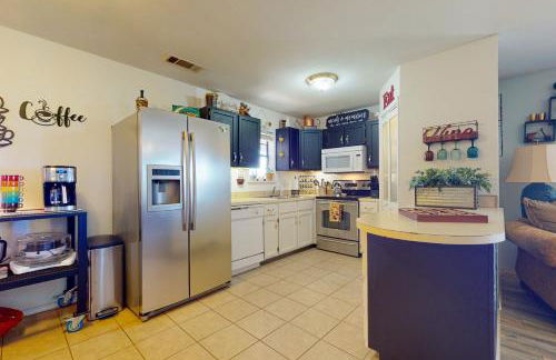 Airstrip Access! Dog-Friendly Rhome Retreat - Photo 11