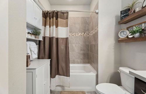 Serene Retreat With Hot Tub, Sauna, Pool & Gym - Foto 40