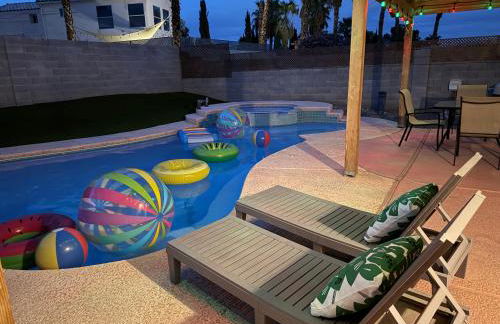 Newly Remodeled Pool Villa 3BD 3BA By Summerlin - Foto 48