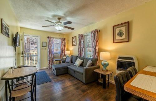 Quaint Cabin By The Creek Private - Foto 1